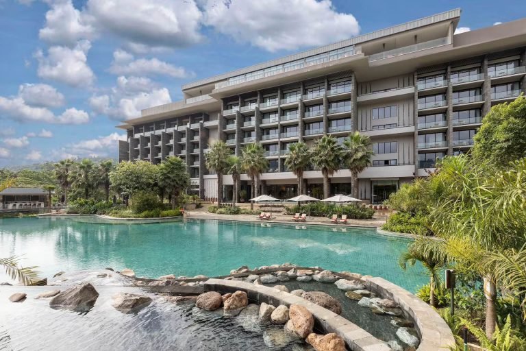 gran-meliC3A1-arusha-outside-1