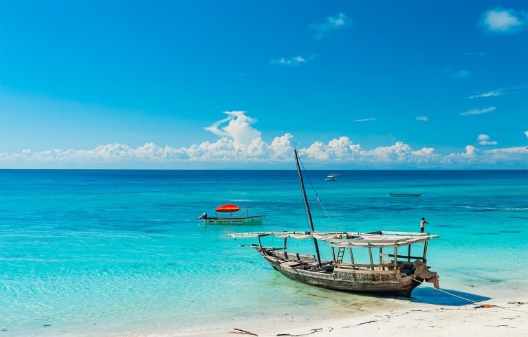 zanzibar_island_boat