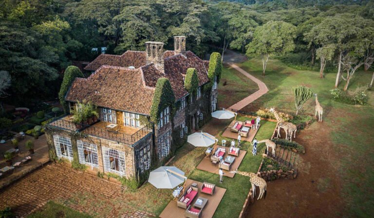 giraffe-manor-nairobi-kenya