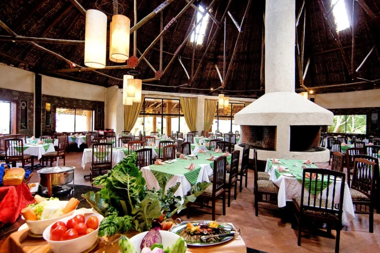 masai-mara-sopa-lodge-interiors-dining-room-02~-~media--3f079e97--query
